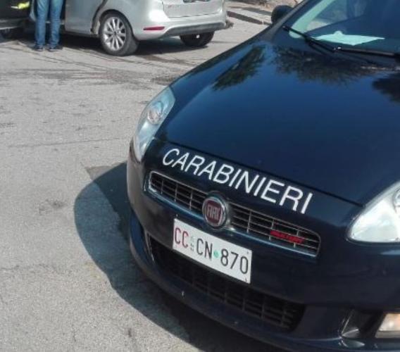 Monte San Giusto, si abbassa i pantaloni e mostra i genitali davanti a un asilo: denunciato Monte San Giusto, si abbassa i pantaloni e mostra i genitali davanti a un asilo: denunciato