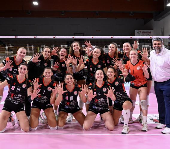 Volley, la Cbf Balducci è da dieci e lode: Hr Macerata sempre più al primo posto Volley, la Cbf Balducci è da dieci e lode: Hr Macerata sempre più al primo posto
