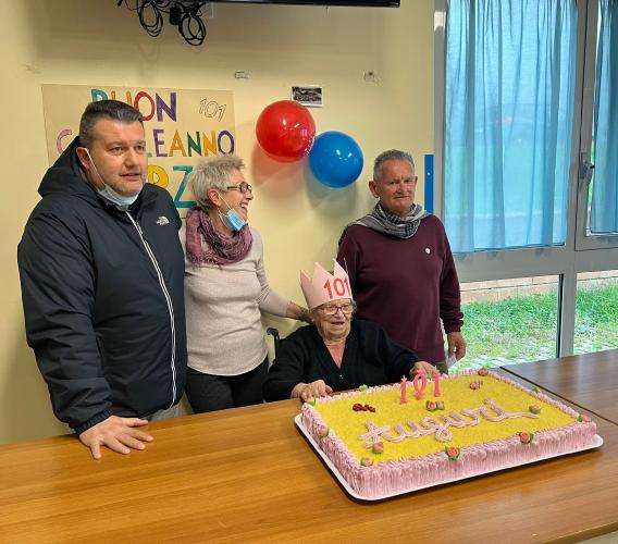 Matelica, Terza Chiappini festeggia 101 anni: festa di compleanno alla casa di riposo