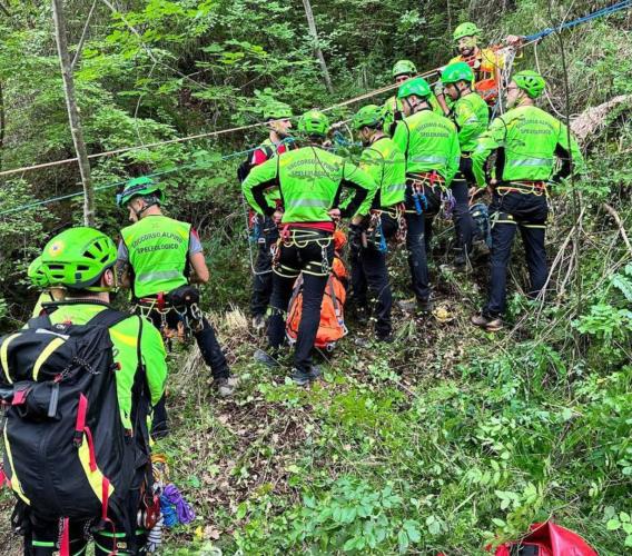 Pioraco, 11 escursionisti escono per una gita e perdono l'orientamento: intervenuto il Soccorso Alpino