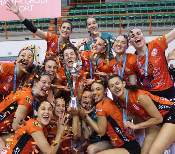 Dal campo al dancefloor: serata di festa al Donoma per la CBF Balducci per celebrare la Serie A1 Dal campo al dancefloor: serata di festa al Donoma per la CBF Balducci per celebrare la Serie A1