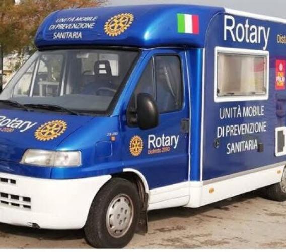 Test del diabete all'Abbadia di Fiastra con il Camper del Rotary Test del diabete all'Abbadia di Fiastra con il Camper del Rotary