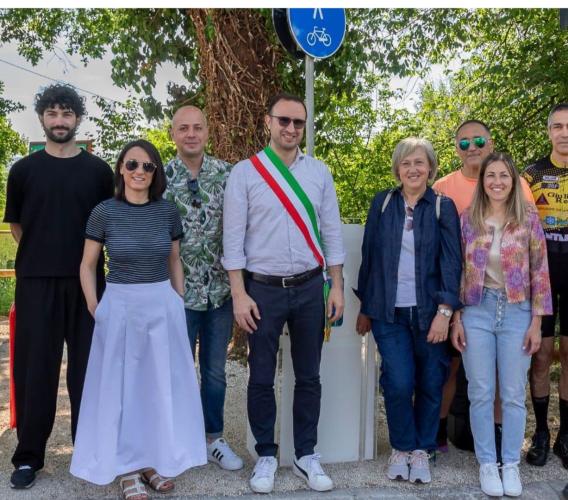 Inaugurato il secondo tratto della pista ciclabile: il centro di Montecassiano collegato a Fontanelle Inaugurato il secondo tratto della pista ciclabile: il centro di Montecassiano collegato a Fontanelle