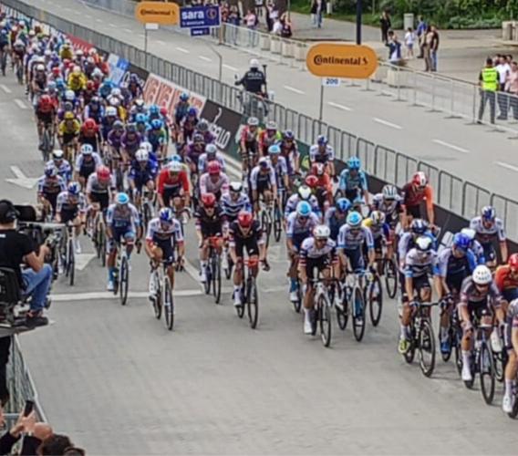 Il Giro d’Italia 2025 entra nelle Marche, l'ottava tappa ai raggi x: Gpm a Sassotetto e arrivo nervoso a Castelraimondo Il Giro d’Italia 2025 entra nelle Marche, l'ottava tappa ai raggi x: Gpm a Sassotetto e arrivo nervoso a Castelraimondo