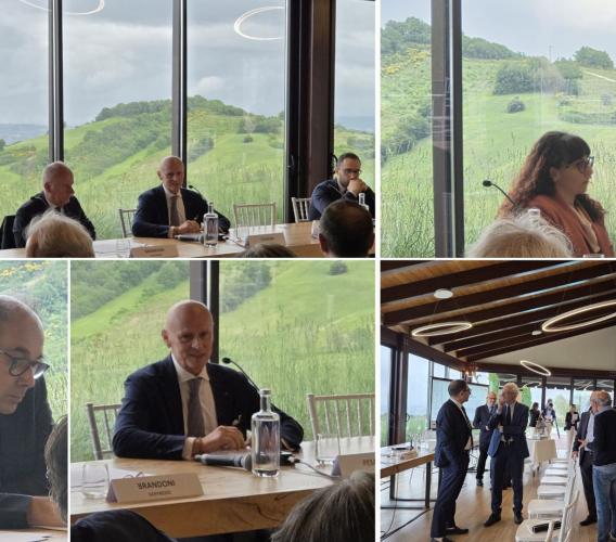 "Strette creditizie ma le imprese maceratesi resistono, più solide della Regione": Confidi e Regione Marche in supporto "Strette creditizie ma le imprese maceratesi resistono, più solide della Regione": Confidi e Regione Marche in supporto
