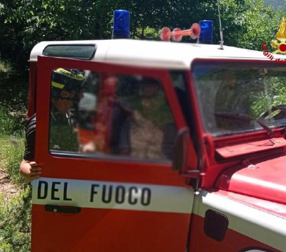 Sefro, escursionista si blocca dopo un infortunio al ginocchio: soccorso dai vigili del fuoco