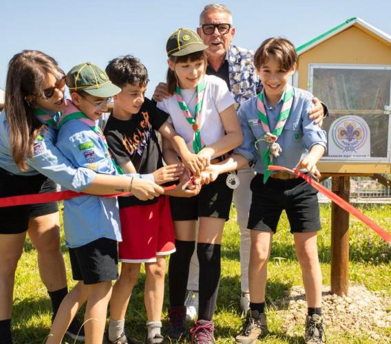 Monte San Giusto inaugura “La piccola biblioteca”: una casetta per lo scambio di libri realizzata dagli scout
