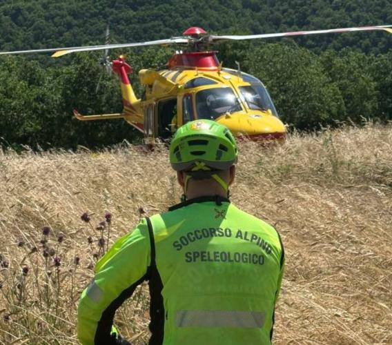 Ciclista cade nei boschi di Serrapetrona: soccorso in eliambulanza Ciclista cade nei boschi di Serrapetrona: soccorso in eliambulanza