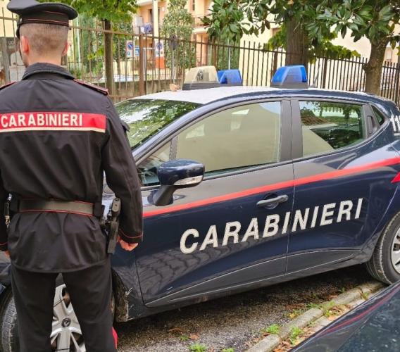 Polizza inesistente e acquisto mai arrivato: truffe online a Macerata e Apiro