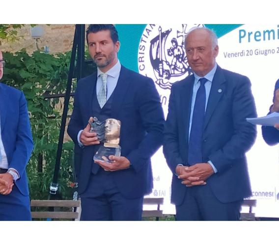 Recanati, Federico Maccari (Pasta di Camerino) riceve il Premio Giuseppe Guzzini Recanati, Federico Maccari (Pasta di Camerino) riceve il Premio Giuseppe Guzzini