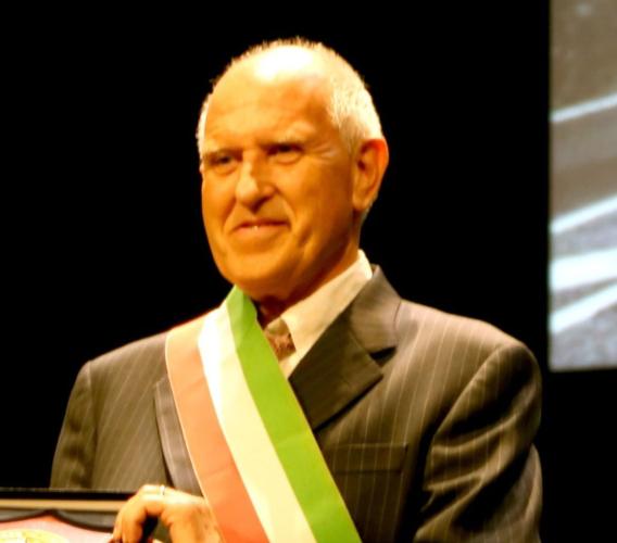 Caldarola, il sindaco Fabbroni fa il punto: “Ricostruzione lenta ma continua. Castello pronto entro il 2027” (VIDEO) Caldarola, il sindaco Fabbroni fa il punto: “Ricostruzione lenta ma continua. Castello pronto entro il 2027” (VIDEO)