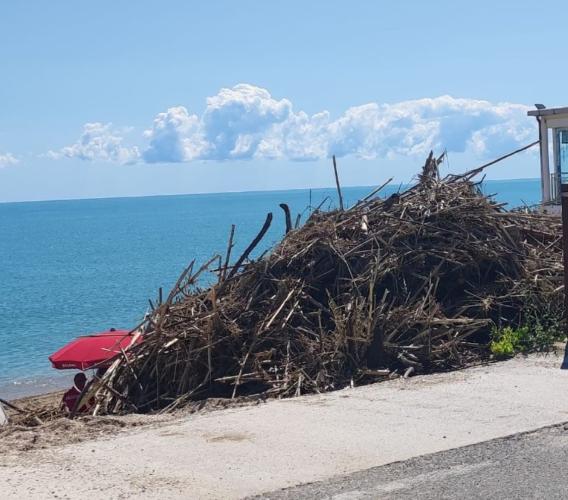 Porto Recanati, spiagge ripulite e pronte a ospitare i turisti dopo i temporali Porto Recanati, spiagge ripulite e pronte a ospitare i turisti dopo i temporali