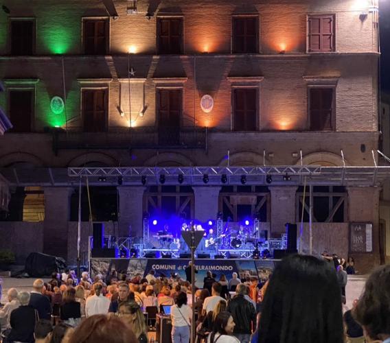 Torna "Polvere di Stelle" a Castelraimondo: l’evento dedicato alla Notte di San Lorenzo Torna "Polvere di Stelle" a Castelraimondo: l’evento dedicato alla Notte di San Lorenzo