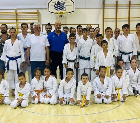 Recanati, Hachiman Dojo: passaggi di grado e nuove cinture alla scuola "Lorenzo Lotto" Recanati, Hachiman Dojo: passaggi di grado e nuove cinture alla scuola "Lorenzo Lotto"