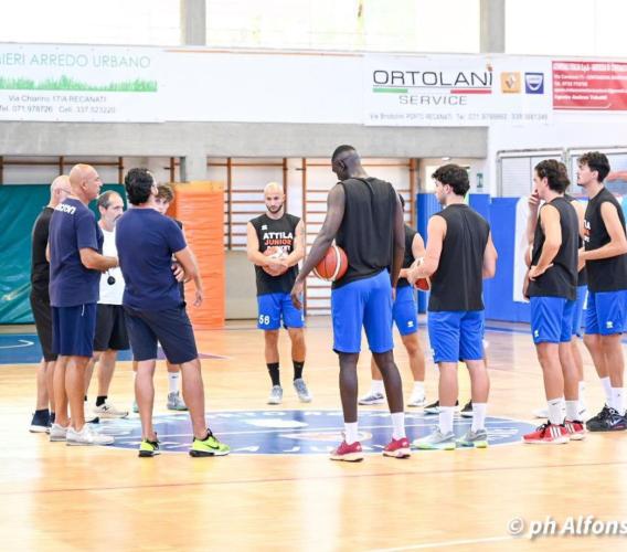 Palla a due sulla nuova stagione, l'Attila Basket comincia il suo percorso: "Sarà un campionato impegnativo" Palla a due sulla nuova stagione, l'Attila Basket comincia il suo percorso: "Sarà un campionato impegnativo"