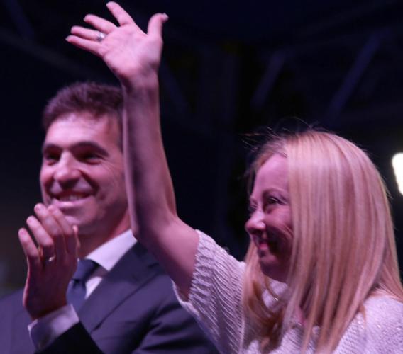 Piazza Roma gremita per il centrodestra: Meloni, Salvini e Tajani ad Ancona per sostenere Acquaroli (FOTO)