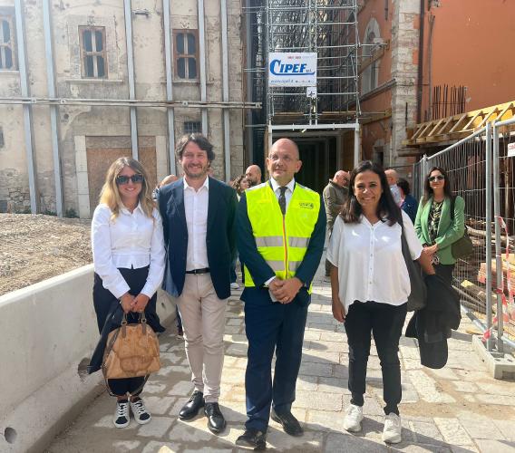 Visso, aperto il tunnel di sicurezza: parte la ricostruzione del centro storico Visso, aperto il tunnel di sicurezza: parte la ricostruzione del centro storico