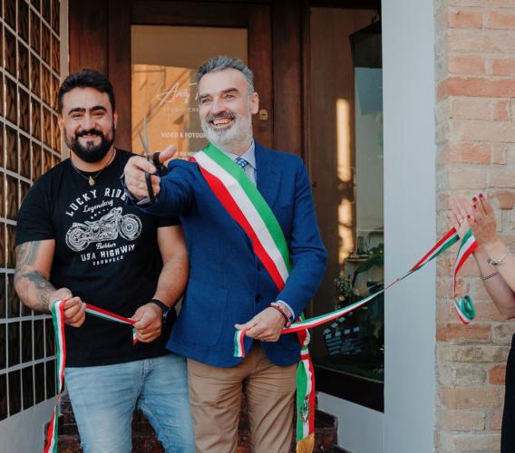 Dall'Argentina a Loro Piceno: il fotografo e videomaker Andy Timi apre il suo "Studio Creativo" Dall'Argentina a Loro Piceno: il fotografo e videomaker Andy Timi apre il suo "Studio Creativo"