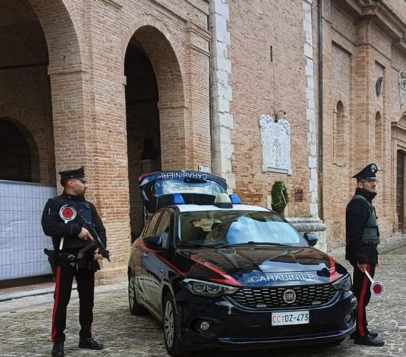 Caldarola, finge di pagare con 50 euro e scappa col resto: truffati due bar da un 34enne