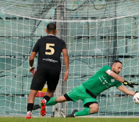 L'ex Ginestra eroico ma non basta: “Il vostro affetto conta sempre”. Il Matelica si arrende 3-0 alla Fermana