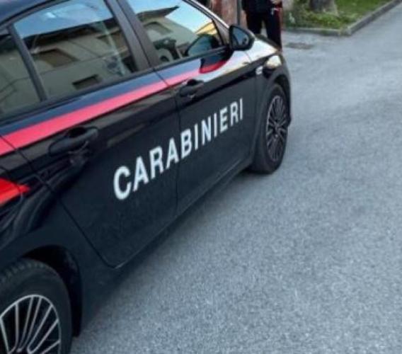 Investe un pedone sulle strisce e scappa: 30enne rintracciato e denunciato