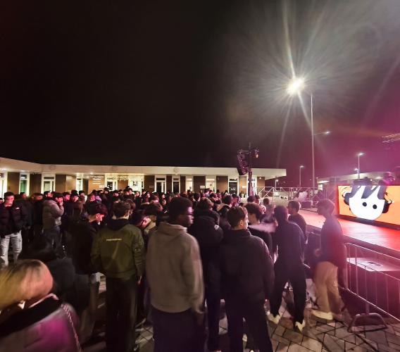 Camerino, il Natale entra nel vivo: al Sottocorte Village accensione delle luminarie e mercatini