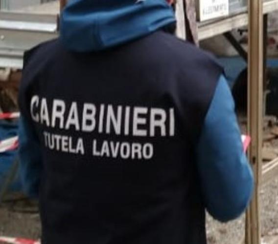Cantiere irregolare a Sarnano: stop ai lavori, tre denunciati