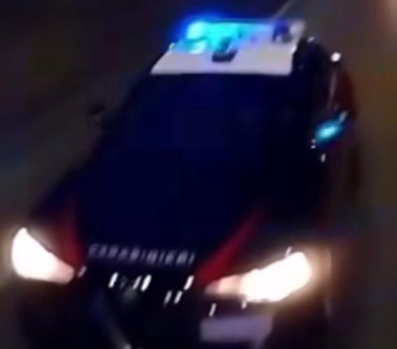 Muore dopo inseguimento e colluttazione con i carabinieri: la Procura dispone autopsia e verifiche sul taser