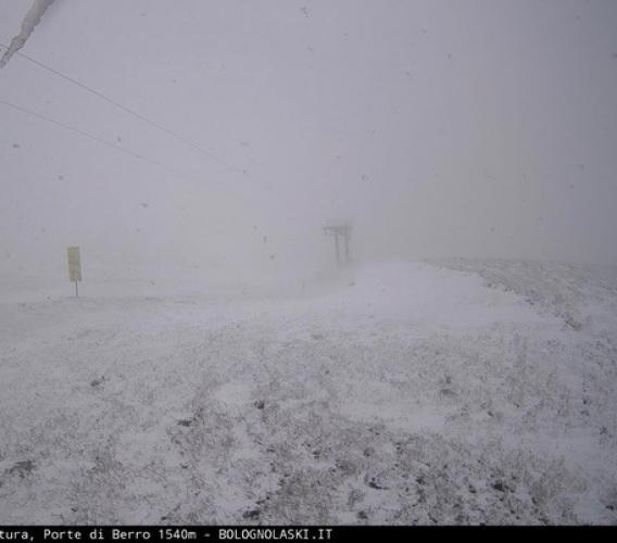 Neve di maggio sui Sibillini: imbiancate Frontignano e Bolognola