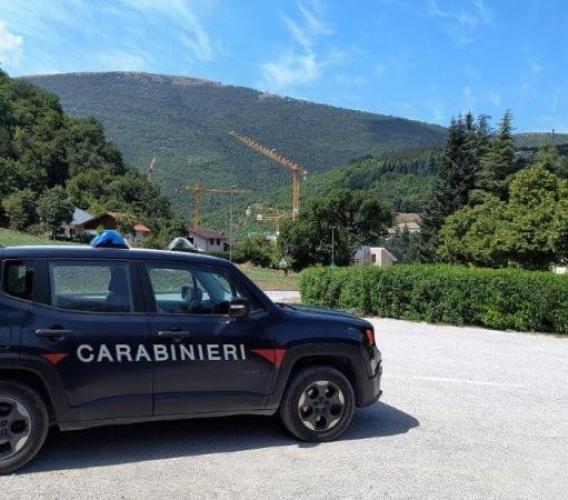 Sorpresi dalle telecamere a rubare in una casa a Visso: incastrati due operai della ricostruzione