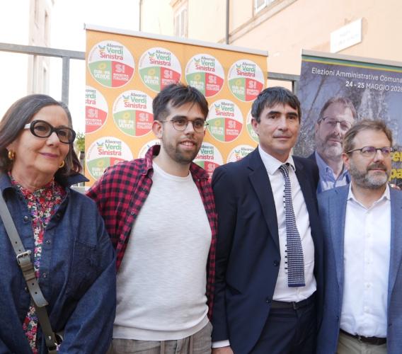 Fratoianni sostiene Tittarelli: "Macerata può finalmente liberarsi da una pessima destra" (FOTO e VIDEO)