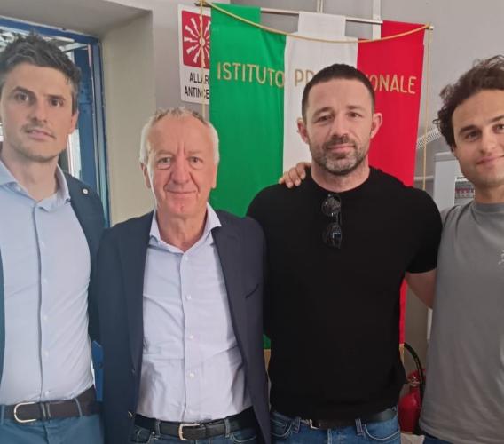 Matelica, Giovanni De Carolis, pugile campione del mondo  incontra gli studenti dell’IPSIA “Pocognoni”