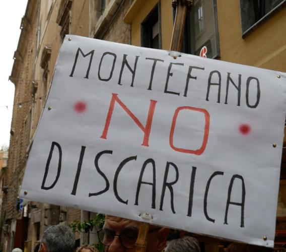 "Una colazione in discarica prima della monnezza": scatta la mobilitazione a Montefano