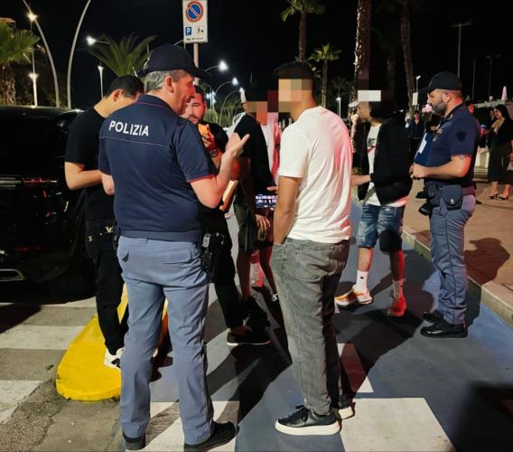 Civitanova, alcol vietato di notte in piazze e lungomare: scatta l’ordinanza estiva