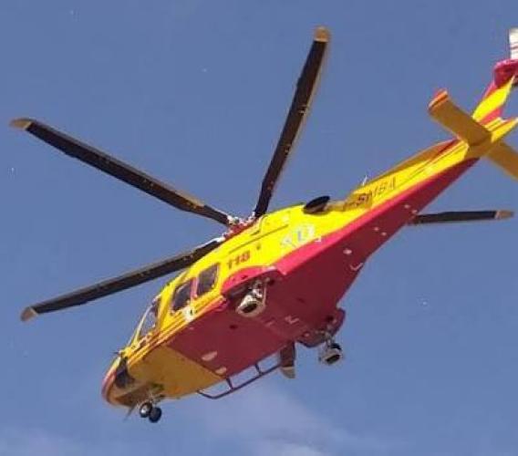 Montecassiano, 59enne cade in casa: soccorso e trasferimento a Torrette