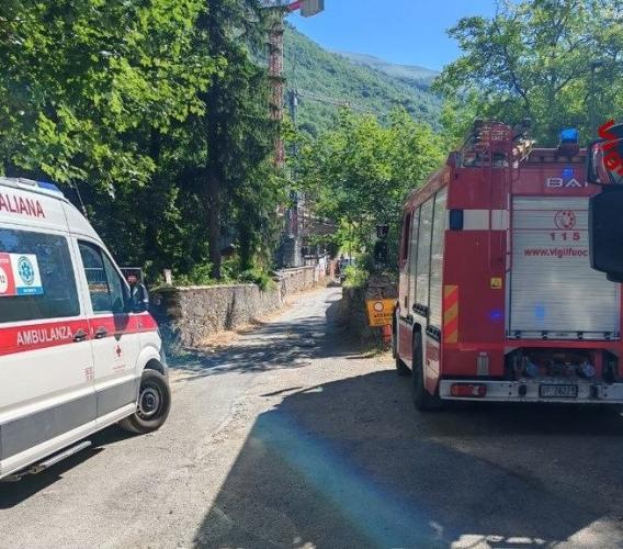 Ussita, malore in un cantiere: operaio soccorso sull'impalcatura e trasferito in ospedale