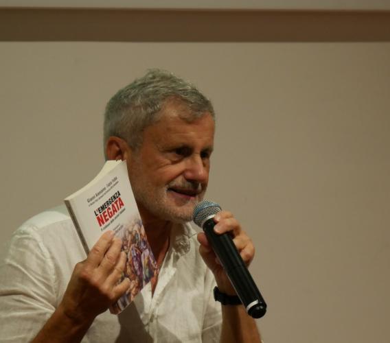Macerata, Alemanno racconta il carcere: "Se a un detenuto uccidi la speranza, si sdraia in branda e non ne esce più" (FOTO e VIDEO)