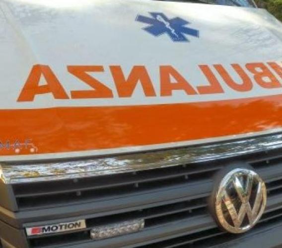 Sarnano, scontro tra due moto e un’auto sulla provinciale per Sassotetto: due feriti