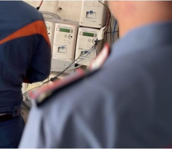 Lite in un cantiere a Matelica, 33enne fermato mentre tenta di gettarsi dalla finestra