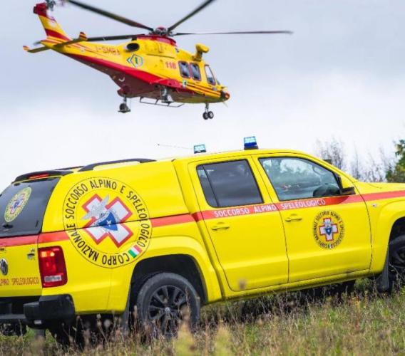 Ussita, scivola sul sentiero sotto il Fargno: soccorso con Icaro
