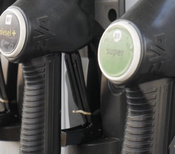 Carburanti, tornano le accise e (quindi) i rincari: nelle Marche i prezzi più "economici" d'Italia