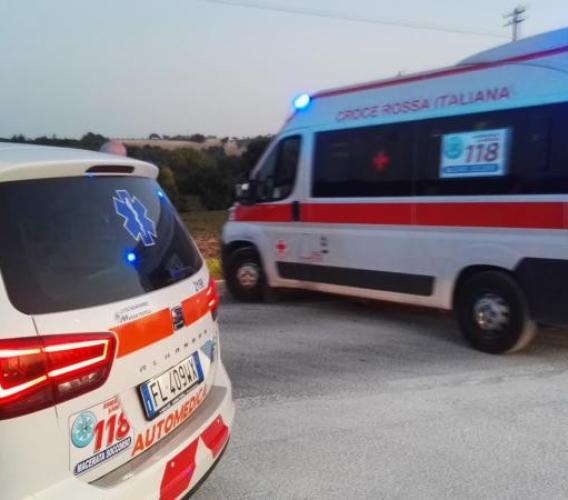 Dramma a Potenza Picena, precipita dal terzo piano di un'abitazione: muore un uomo