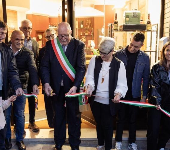 La Nicchia dei Sapori sbarca a Castelraimondo: inaugurata la nuova sede