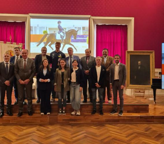 Recanati, "Oltre i confini": l'oro olimpico Deromedis e la paralimpica Sileoni incontrano gli studenti
