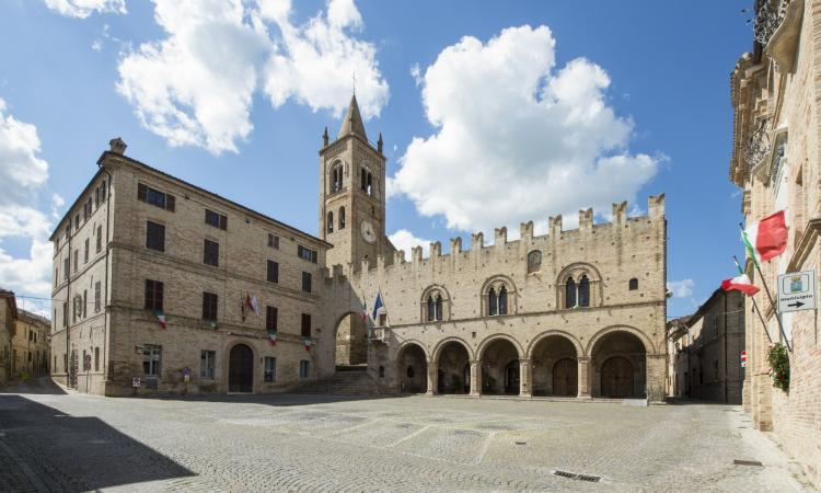 Montecassiano, festa della Liberazione a Valle Cascia: "Sulla sconfitta del fascismo abbiamo costruito la democrazia" Montecassiano, festa della Liberazione a Valle Cascia: "Sulla sconfitta del fascismo abbiamo costruito la democrazia"