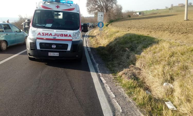 Treia, frontale tra due auto: due feriti al pronto soccorso