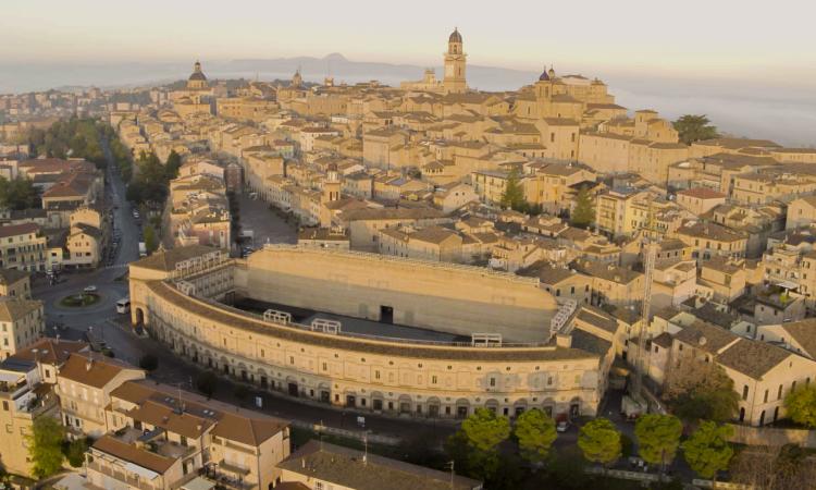 Macerata, a Ferragosto la città si prepara ad accogliere i turisti: mostre e musei civici aperti Macerata, a Ferragosto la città si prepara ad accogliere i turisti: mostre e musei civici aperti