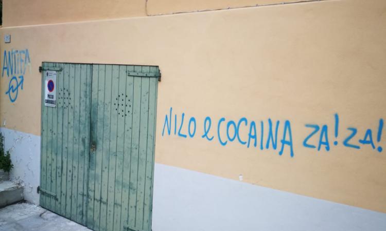 Macerata, Blocco Studentesco: "Nuove scritte ingiuriose e minacce di morte dirette a Nilo Di Pietro" (FOTO)