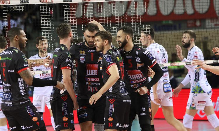 Lube Civitanova-Trento: gli highlights di gara 4 della semifinale scudetto (VIDEO) Lube Civitanova-Trento: gli highlights di gara 4 della semifinale scudetto (VIDEO)
