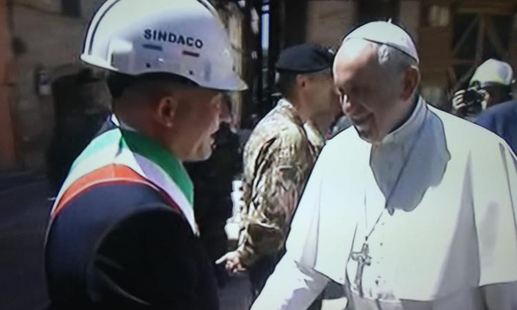 Sborgia: "Con Papa Francesco c'è stato uno sguardo d'intesa: c'è un intero territorio che aspetta di rinascere" Sborgia: "Con Papa Francesco c'è stato uno sguardo d'intesa: c'è un intero territorio che aspetta di rinascere"